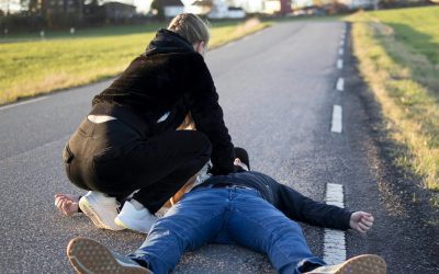Man suffers cardiac arrest and friend performs CPR to help save his life